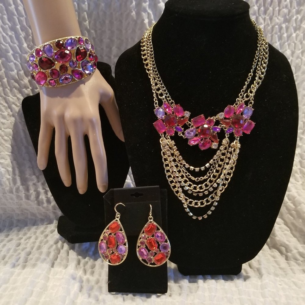 Powerful Statement filigree necklace, earring and bracelet set.